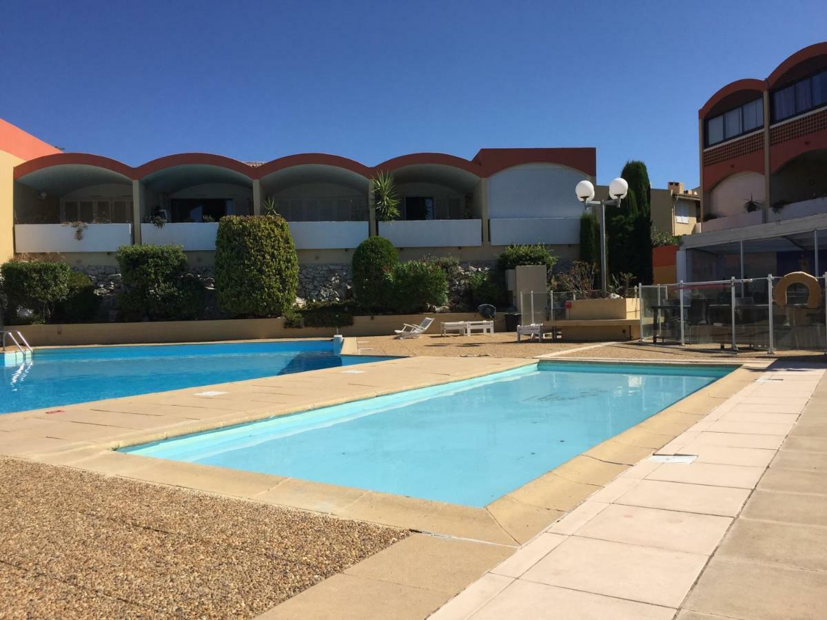 29 Cassis