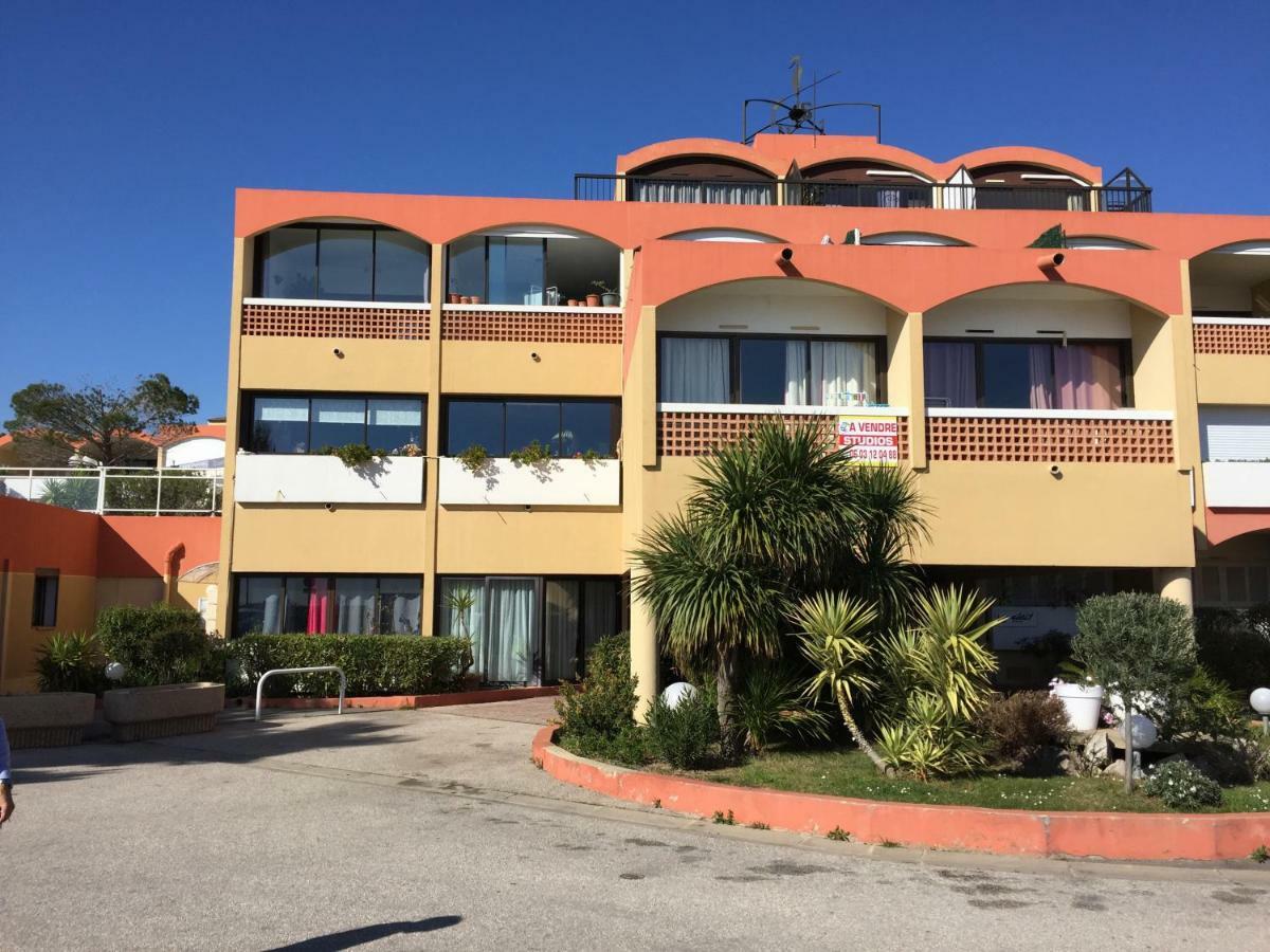 29 Cassis